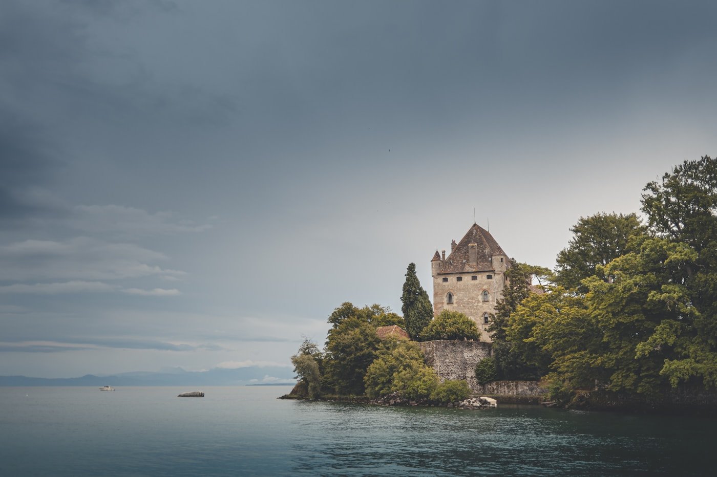 Le château d'Yvoire au bord du lac Léman, dans le Chablais